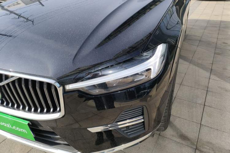 Used Volvo XC60 2025 B5 4x4 Smart Luxury Edition Left Front Headlight