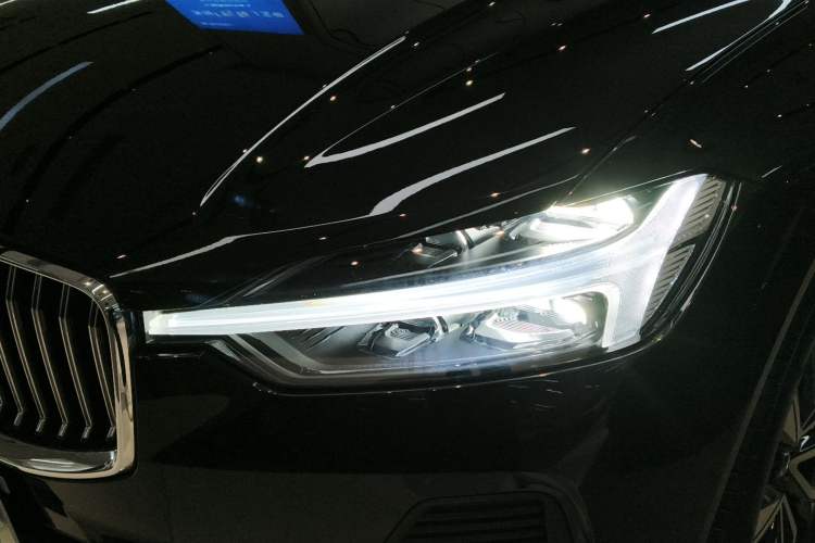 Used Volvo XC60 2025 B5 Four-Wheel Drive Smart & Advanced Luxury Edition Left Front Headlight