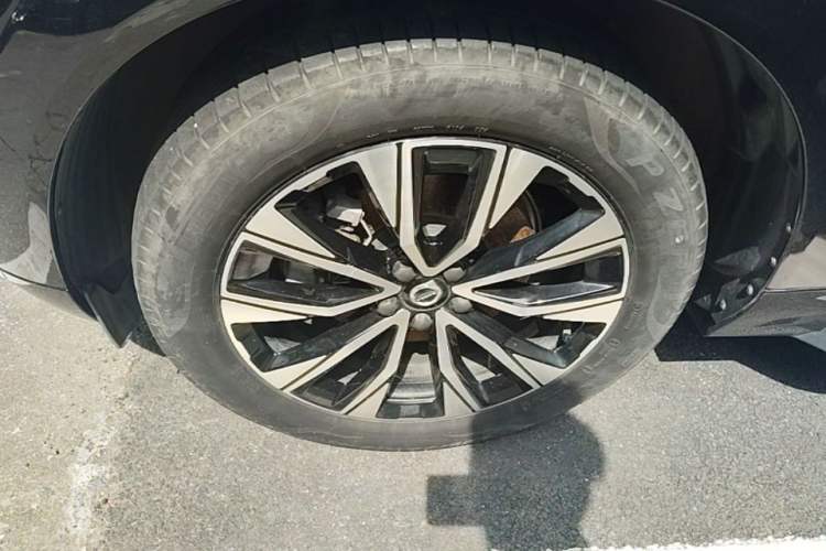Used Volvo XC60 2025 B5 Four-Wheel Drive Smart & Advanced Luxury Edition Left Front Wheel Hub