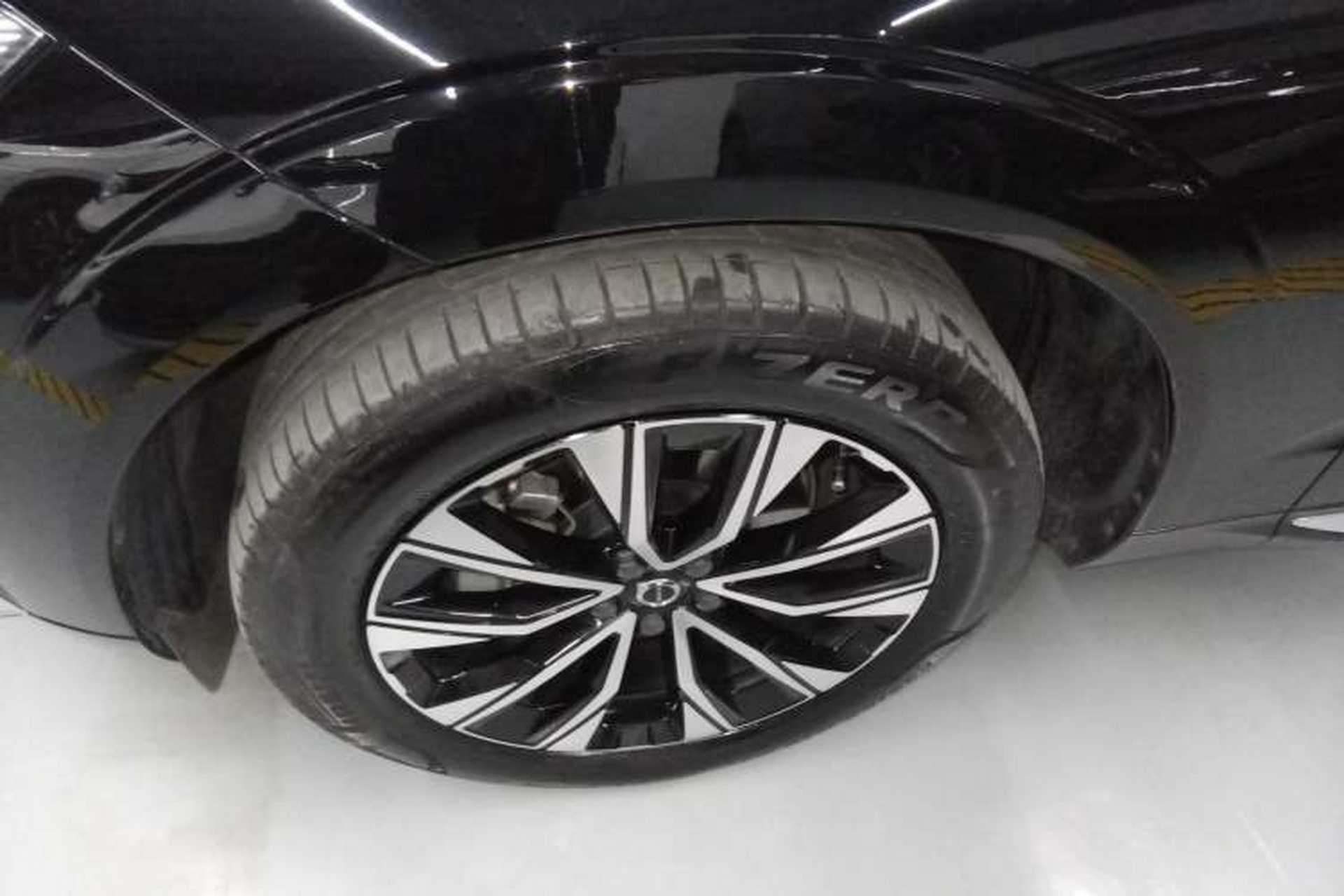 Used Volvo XC60 2025 B5 Four-Wheel Drive Smart & Advanced Luxury Edition Left Front Wheel Hub