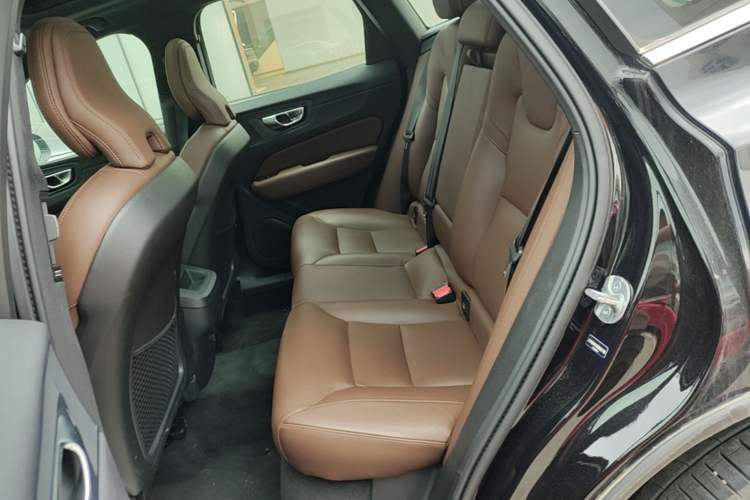 Used Volvo XC60 2025 B5 Four-Wheel Drive Smart & Advanced Luxury Edition Left Rear Seat