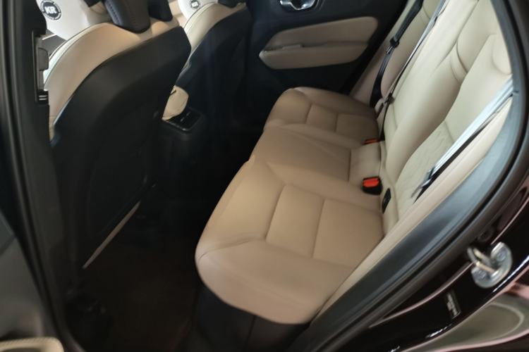 Used Volvo XC60 2025 B5 4x4 Smart Luxury Edition Left Rear Seat
