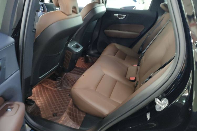 Used Volvo XC60 2025 B5 Four-Wheel Drive Smart & Advanced Luxury Edition Left Rear Seat