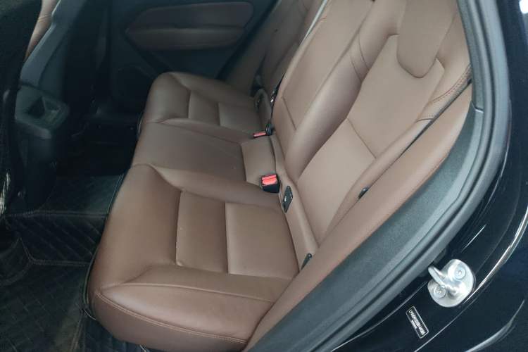 Used Volvo XC60 2025 B5 4x4 Smart Luxury Edition Left Rear Seat
