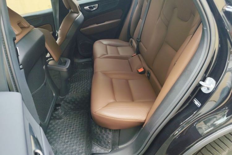 Used Volvo XC60 2025 B5 4x4 Smart Luxury Edition Left Rear Seat
