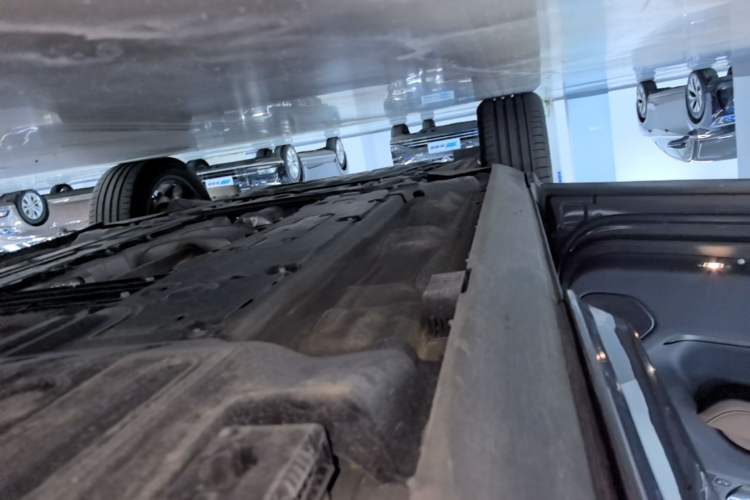 Used Volvo XC60 2025 B5 Four-Wheel Drive Smart & Advanced Luxury Edition Left Side Sill