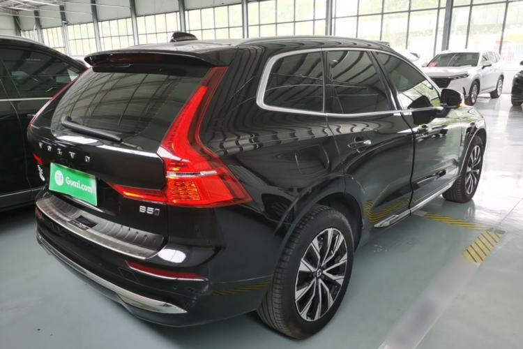 Used Volvo XC60 2025 B5 Four-Wheel Drive Smart & Advanced Luxury Edition Rear Right 45 Deg