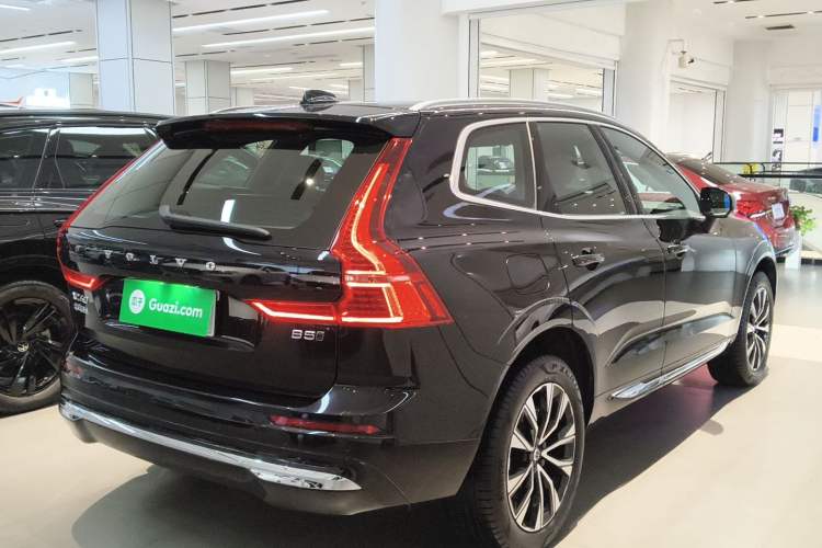 Used Volvo XC60 2025 B5 Four-Wheel Drive Smart & Advanced Luxury Edition Rear Right 45 Deg