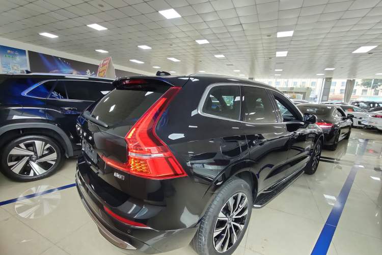 Used Volvo XC60 2025 B5 Four-Wheel Drive Smart & Advanced Luxury Edition Rear Right 45 Deg