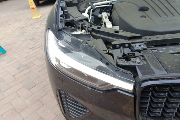 Used Volvo XC60 2025 B5 Four-Wheel Drive Smart & Advanced Midnight Black Edition Right Front Headlight