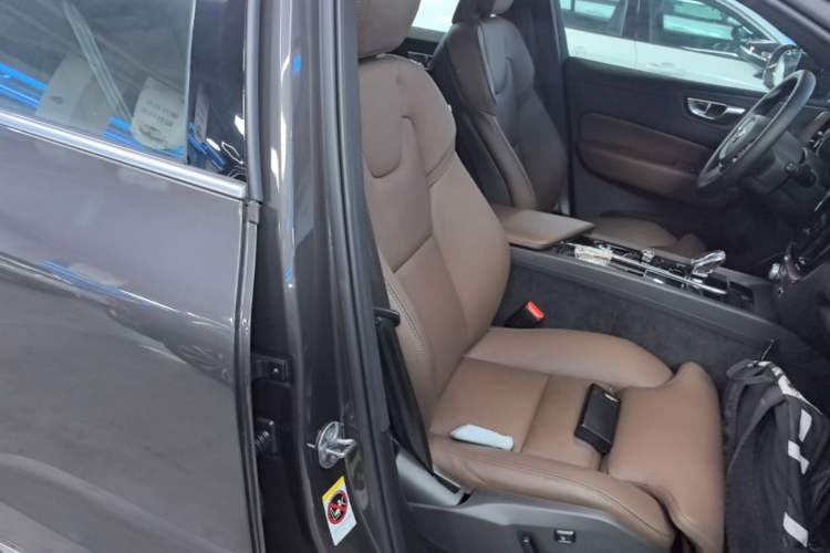 Used Volvo XC60 2025 B5 Four-Wheel Drive Smart & Advanced Luxury Edition Right Front Seat