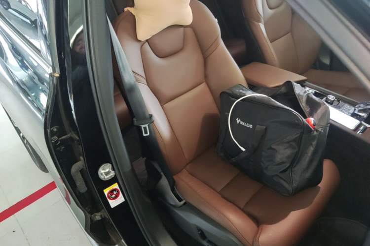 Used Volvo XC60 2025 B5 Four-Wheel Drive Smart & Advanced Luxury Edition Right Front Seat