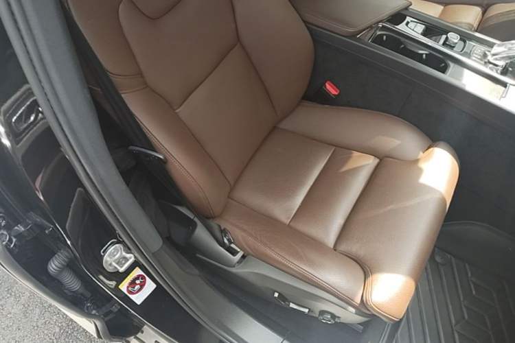 Used Volvo XC60 2025 B5 Four-Wheel Drive Smart & Advanced Luxury Edition Right Front Seat
