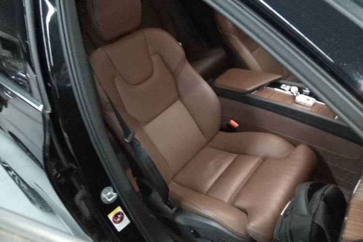 Used Volvo XC60 2025 B5 Four-Wheel Drive Smart & Advanced Luxury Edition Right Front Seat