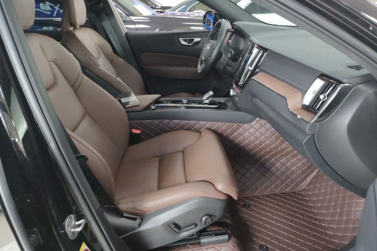 Used Volvo XC60 2025 B5 Four-Wheel Drive Smart & Advanced Luxury Edition Right Front Seat