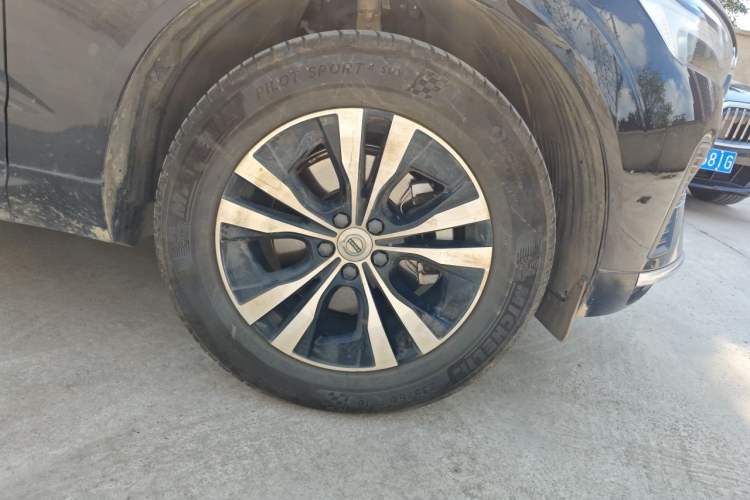 Used Volvo XC60 2025 B5 4x4 Smart Luxury Edition Right Front Wheel Hub