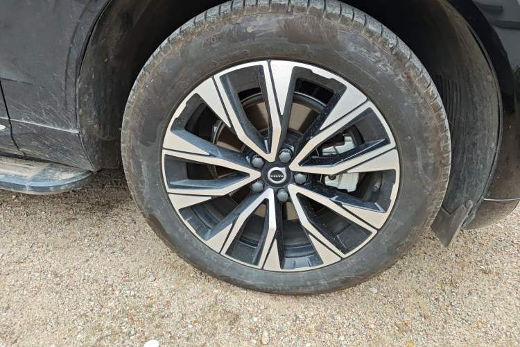 Used Volvo XC60 2025 B5 Four-Wheel Drive Smart & Advanced Luxury Edition Right Front Wheel Hub