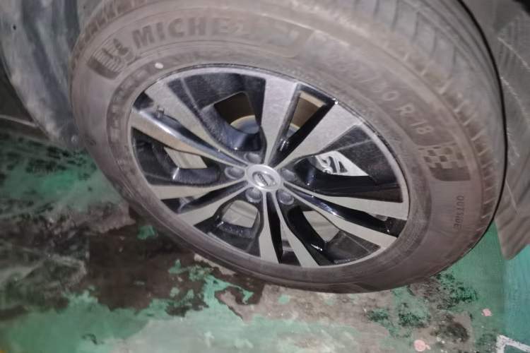 Used Volvo XC60 2025 B5 4x4 Smart Luxury Edition Right Front Wheel Hub