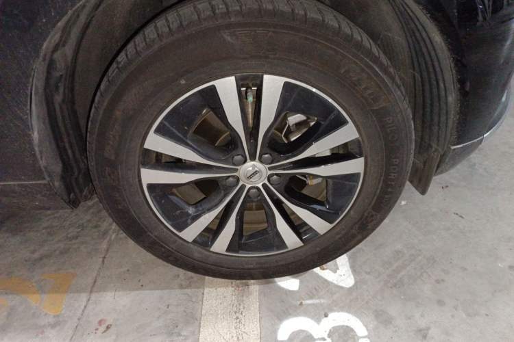 Used Volvo XC60 2025 B5 Four-Wheel Drive Smart & Advanced Luxury Edition Right Front Wheel Hub