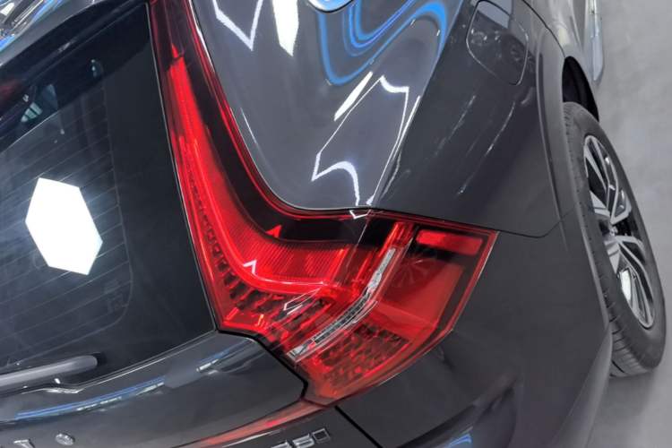 Used Volvo XC60 2025 B5 Four-Wheel Drive Smart & Advanced Luxury Edition Right Rear Taillight