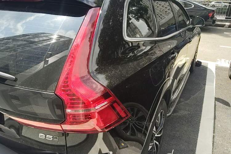 Used Volvo XC60 2025 B5 Four-Wheel Drive Smart & Advanced Luxury Edition Right Rear Taillight