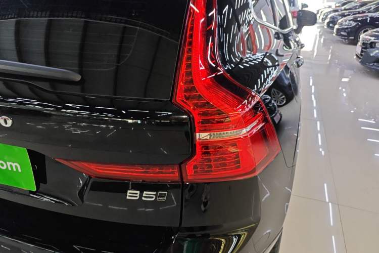 Used Volvo XC60 2025 B5 Four-Wheel Drive Smart & Advanced Luxury Edition Right Rear Taillight