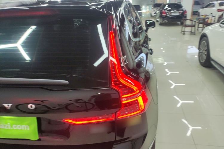 Used Volvo XC60 2025 B5 Four-Wheel Drive Smart & Advanced Luxury Edition Right Rear Taillight