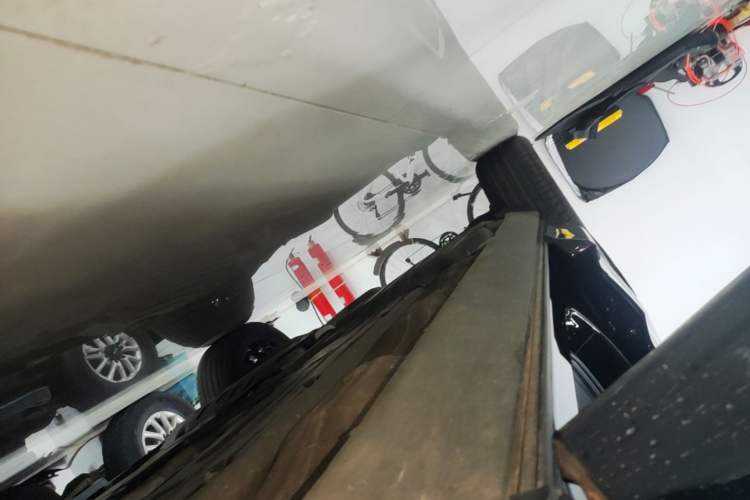 Used Volvo XC60 2025 B5 Four-Wheel Drive Smart & Advanced Luxury Edition Right Side Sill
