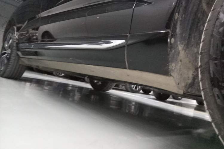 Used Volvo XC60 2025 B5 Four-Wheel Drive Smart & Advanced Luxury Edition Right Side Sill