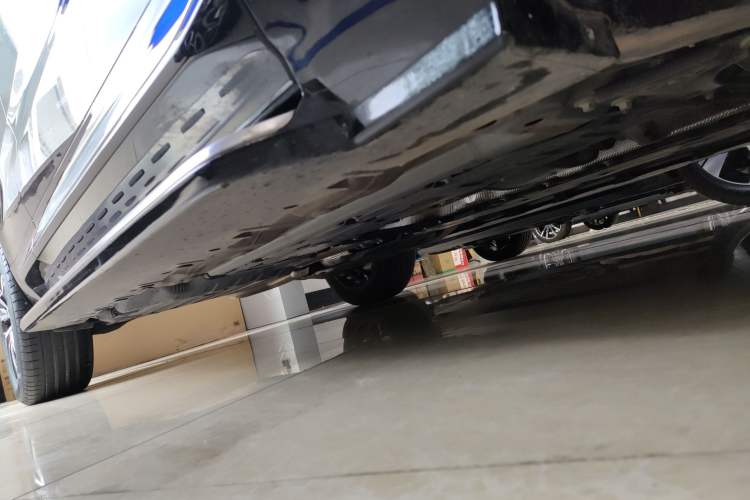 Used Volvo XC60 2025 B5 Four-Wheel Drive Smart & Advanced Luxury Edition Right Side Sill