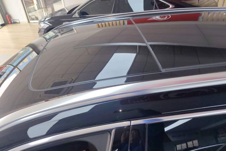 Used Volvo XC60 2025 B5 4x4 Smart Luxury Edition Roof