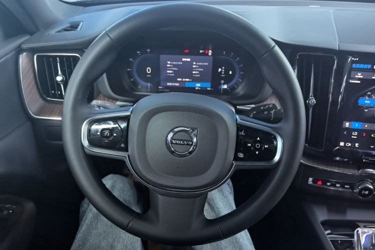 Used Volvo XC60 2025 B5 Four-Wheel Drive Smart & Advanced Luxury Edition Steering Wheel