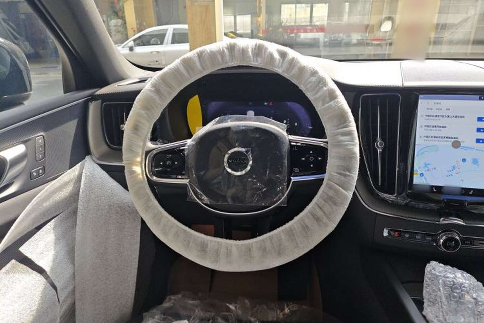 Used Volvo XC60 2025 B5 Four-Wheel Drive Smart & Advanced Midnight Black Edition Steering Wheel