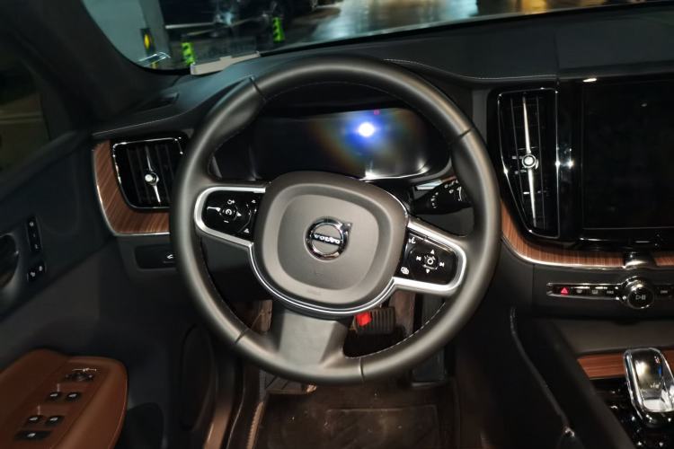 Used Volvo XC60 2025 B5 Four-Wheel Drive Smart & Advanced Luxury Edition Steering Wheel