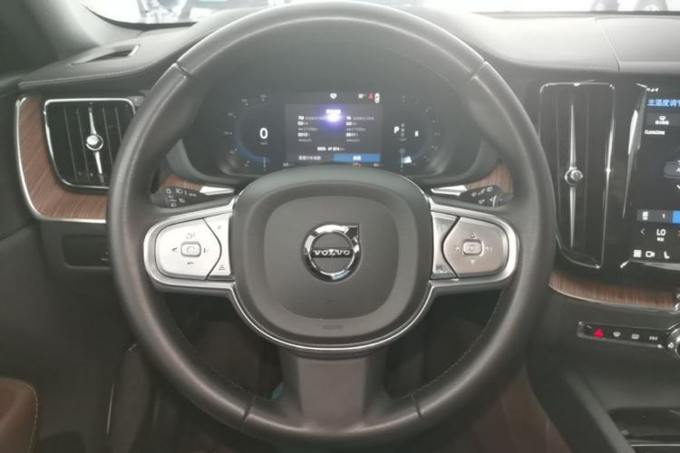 Used Volvo XC60 2025 B5 Four-Wheel Drive Smart & Advanced Luxury Edition Steering Wheel