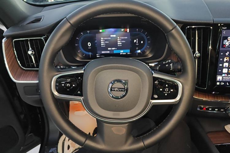 Used Volvo XC60 2025 B5 Four-Wheel Drive Smart & Advanced Luxury Edition Steering Wheel