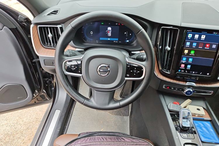 Used Volvo XC60 2025 B5 Four-Wheel Drive Smart & Advanced Luxury Edition Steering Wheel