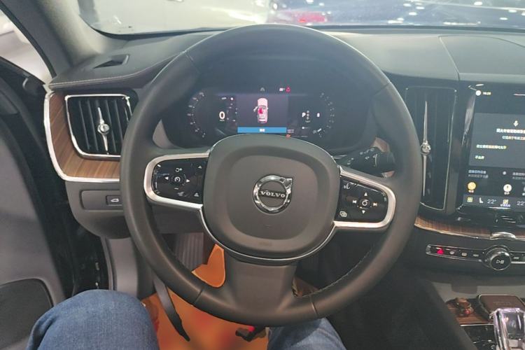 Used Volvo XC60 2025 B5 Four-Wheel Drive Smart & Advanced Luxury Edition Steering Wheel