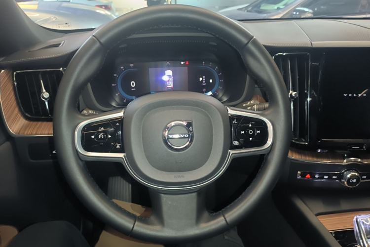 Used Volvo XC60 2025 B5 Four-Wheel Drive Smart & Advanced Luxury Edition Steering Wheel