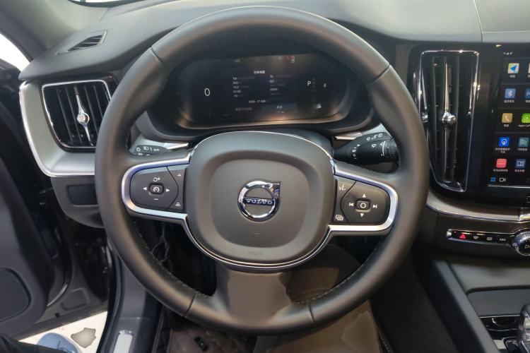 Used Volvo XC60 2025 B5 4x4 Smart Luxury Edition Steering Wheel