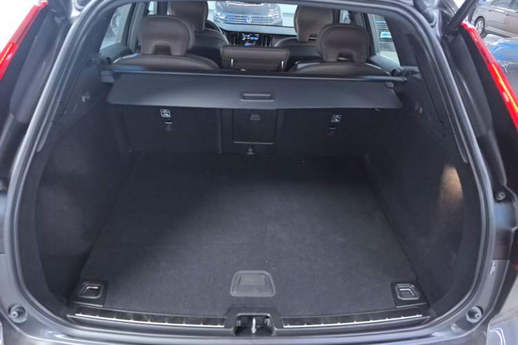 Used Volvo XC60 2025 B5 Four-Wheel Drive Smart & Advanced Luxury Edition Trunk