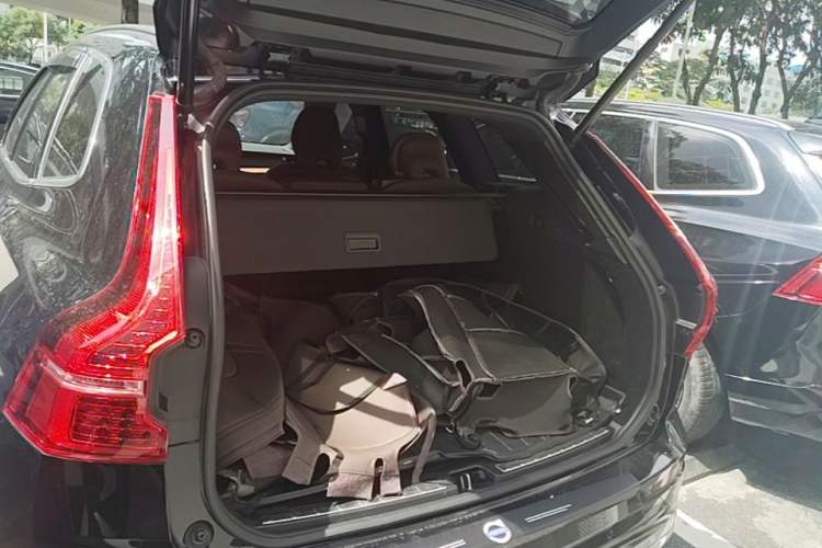 Used Volvo XC60 2025 B5 Four-Wheel Drive Smart & Advanced Luxury Edition Trunk