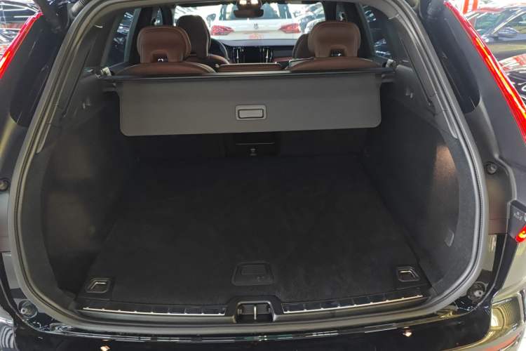 Used Volvo XC60 2025 B5 Four-Wheel Drive Smart & Advanced Luxury Edition Trunk