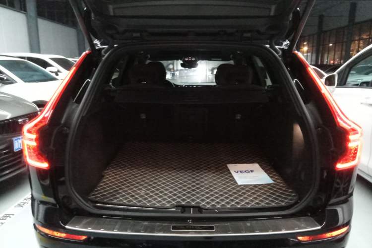 Used Volvo XC60 2025 B5 Four-Wheel Drive Smart & Advanced Luxury Edition Trunk