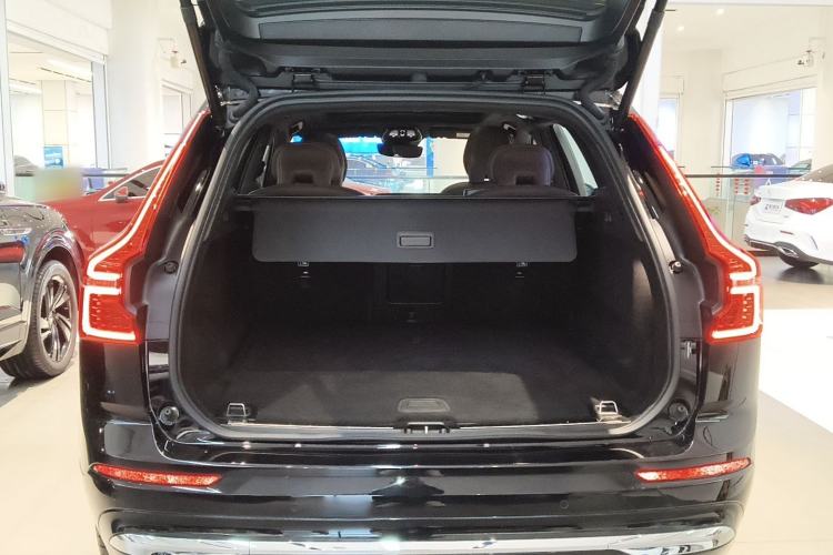 Used Volvo XC60 2025 B5 Four-Wheel Drive Smart & Advanced Luxury Edition Trunk