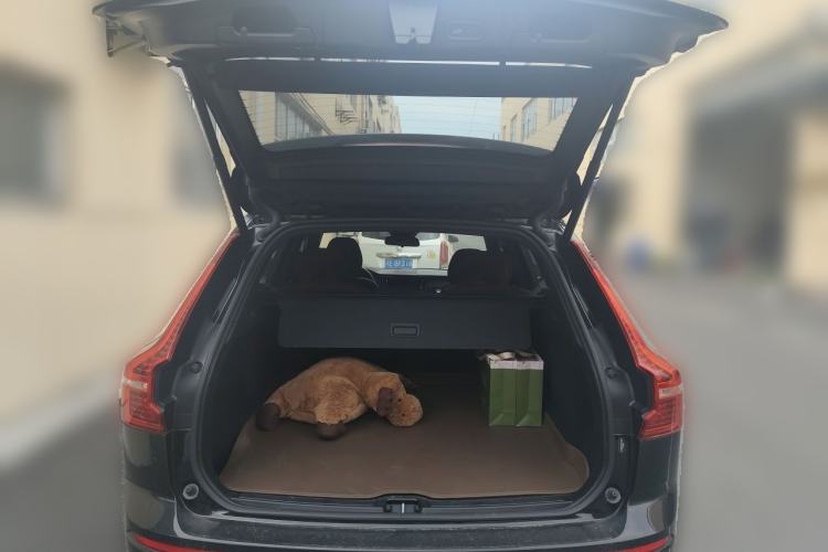 Used Volvo XC60 2025 B5 4x4 Smart Luxury Edition Trunk