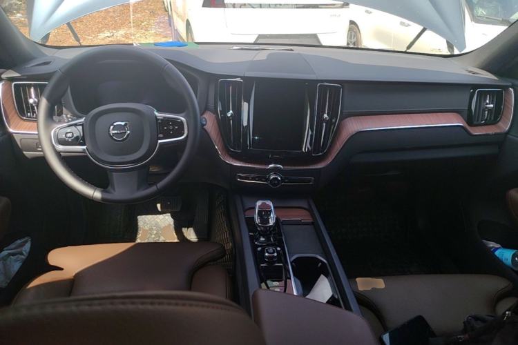 Used Volvo XC60 2025 B5 Four-Wheel Drive Smart & Advanced Luxury Edition Center Console