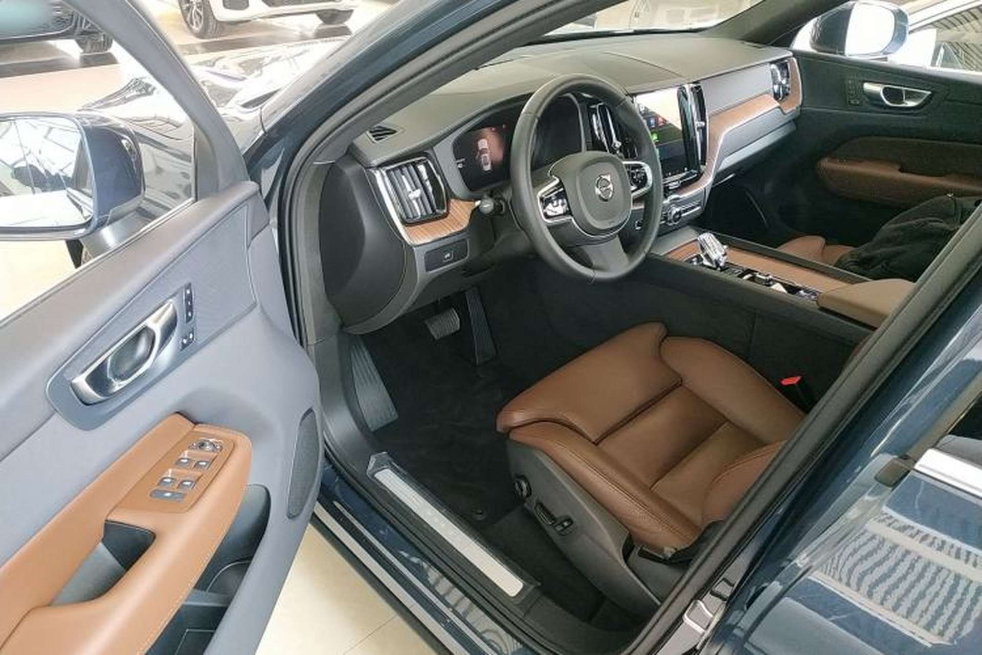 Used Volvo XC60 2025 B5 Four-Wheel Drive Smart & Advanced Luxury Edition Driver Seat