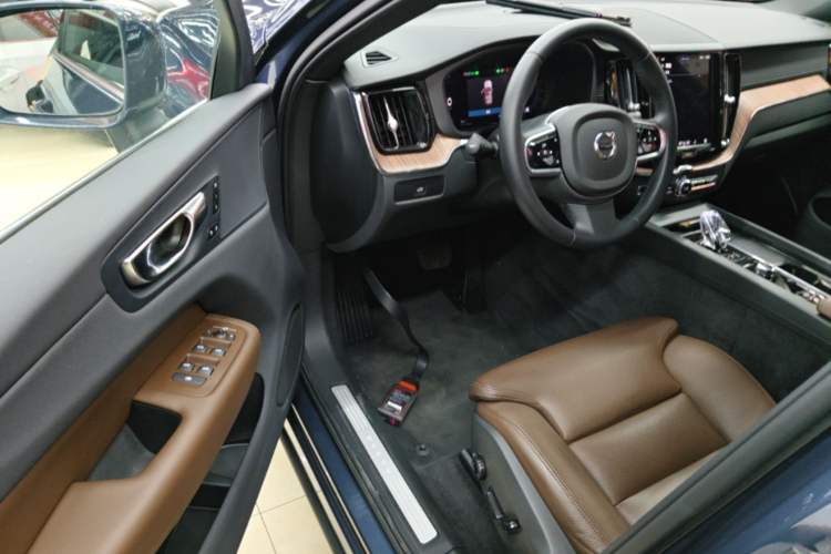 Used Volvo XC60 2025 B5 Four-Wheel Drive Smart & Advanced Luxury Edition Driver Seat