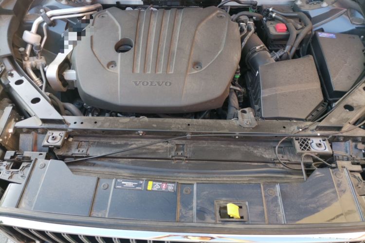 Used Volvo XC60 2025 B5 4x4 Smart Luxury Edition Engine Bay